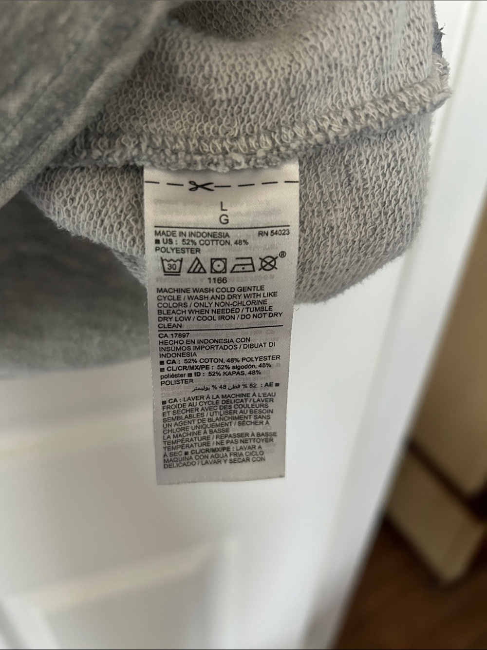 Old Navy. Gray Short sleeved Sweatshirt - Picture 4 of 6